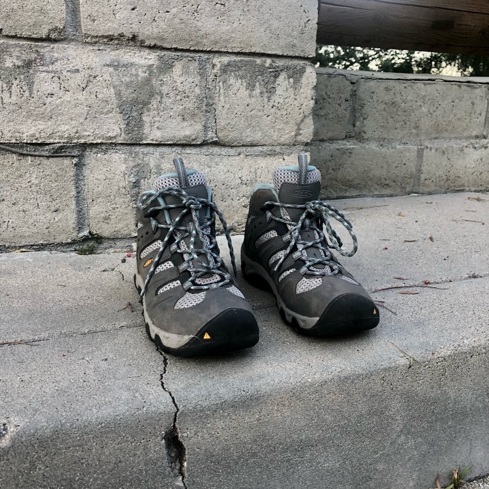 Womens hiking boots size 7